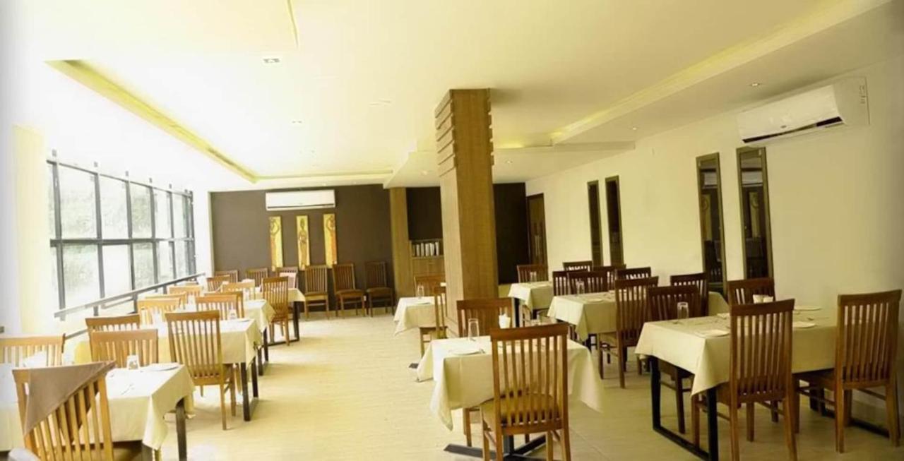 Hotel Monarch Kozhikode Exterior foto